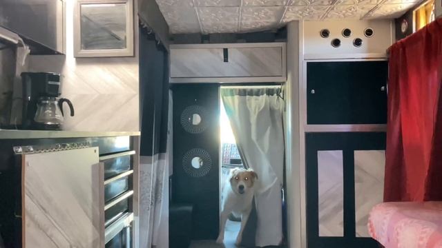 Badge Driving the Ambulance Conversion | No more smoke out of this diesel engine смотреть онлайн