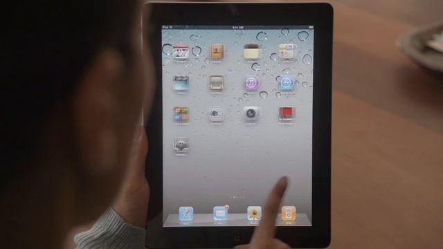 Apple iPad 2 - Thinner. Lighter. Faster. FaceTime. Smart Covers. 10-hour battery. смотреть онлайн