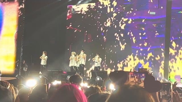 [fancam] TOMORROW X TOGETHER - Devil by the Window - ACT: Sweet Mirage смотреть онлайн