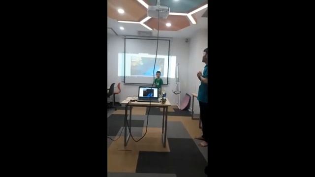 Thuyết Trình Cuối Khóa Game Bắn Ong Với Wedo 2.0 và Scratch смотреть онлайн