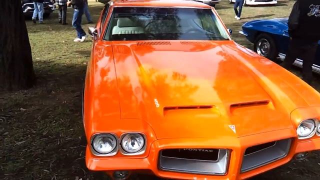Very Shiny Pontiac 1972 GTO смотреть онлайн