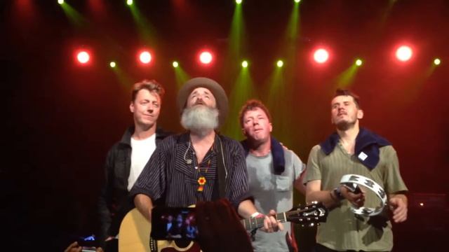 FLOWERS IN TH WINDOW UNPLUGGED front row / ALL I WANT TO DO IS ROCK. TRAVIS GUADALAJARA SEPT 2014. смотреть онлайн