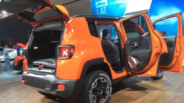 2015 Jeep Renegade Trailhawk смотреть онлайн