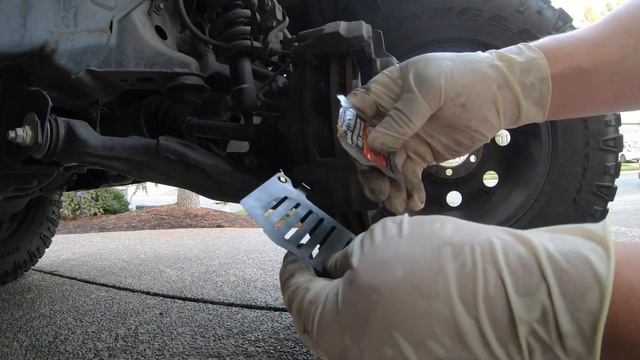 HOW TO CHANGE BRAKES ON A 2006 - 2015 TOYOTA TACOMA смотреть онлайн