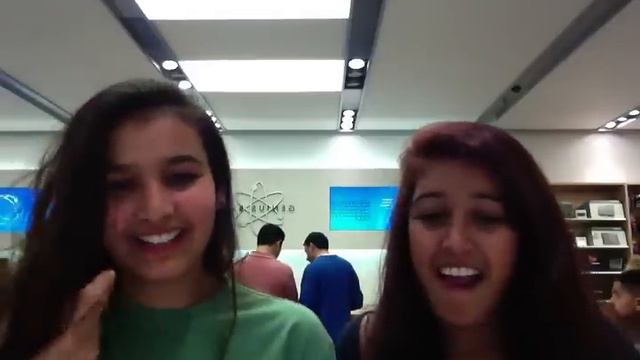 In the Apple Store in Brent Cross with Anoush смотреть онлайн