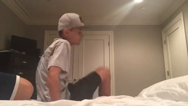 HE BROKE MY XBOX смотреть онлайн