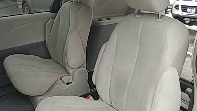 2013 Toyota Sienna CE смотреть онлайн