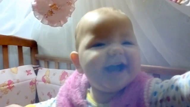 маленькая хахатушка..baby laughing смотреть онлайн