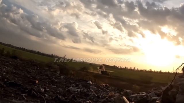 ⚡️СВО 18+ Впоследствии бронеавтомобиль будет добит FPV-дроном. смотреть онлайн