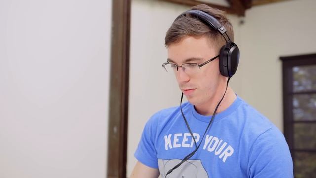 Are Lightning Headphones Better? смотреть онлайн