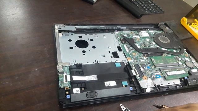 How to install and replace Dell Inspiron 15 3000 Series HDD to SSD смотреть онлайн