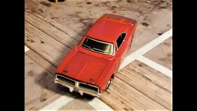 Diecast "Car & Truck Of The Week" Maisto Dodge Charger - Matchbox Dodge A-100 смотреть онлайн