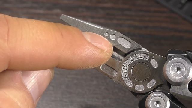 Мультитул из Космоса LEATHERMAN SKELETOOL CX смотреть онлайн