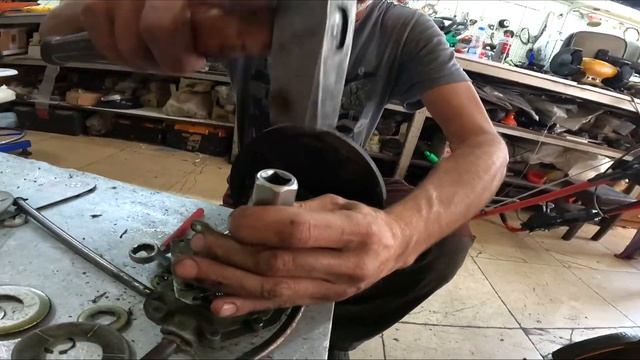 ÇİM BİÇME MAKİNASI ŞANZIMAN KASNAĞI DEĞİŞİMİ WEİBANG WB536 смотреть онлайн