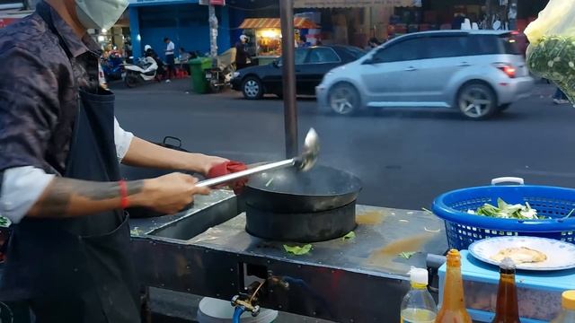 Best Street Food Noodles! Beef Noodle Soup, Egg Fried Rice, Rice Noodles, Spring Rolls & More food смотреть онлайн