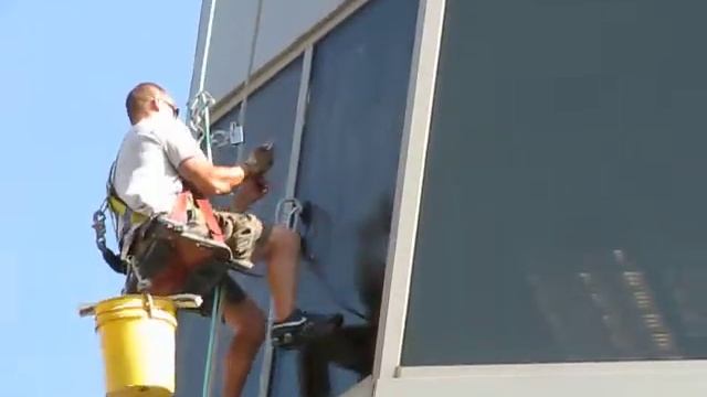 Highrise window washer on death's corner смотреть онлайн