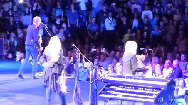 Fleetwood Mac: Everywhere @ The Boston Garden 10/10/2014 смотреть онлайн