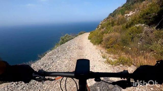 Mura Ciclopi a picco... MTB Circeo смотреть онлайн