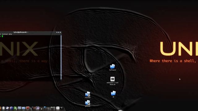 Linux Mint 12 64bit Running Gnome 3 and Compiz смотреть онлайн