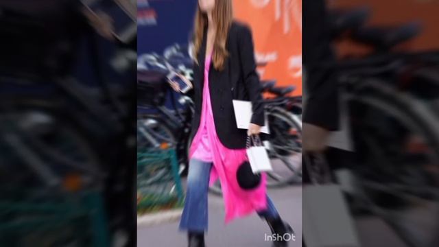 2024 ELEGANT MILAN STREET STYLE 🇮🇹FASHION TRENDS SUMMER ⛱️ 2024 WINDOW SHOPPING смотреть онлайн