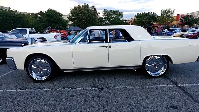 1963 WHITE LINCOLN CONTINENTAL WITH OVERSIZED PUCCI RIMS смотреть онлайн