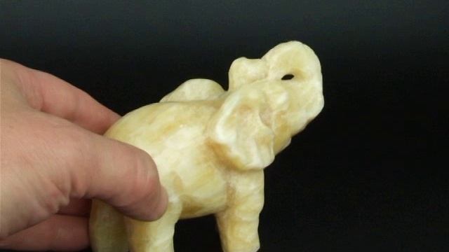 Слон из камня 12 см Натуральный кальцит 600 грамм // 516 смотреть онлайн