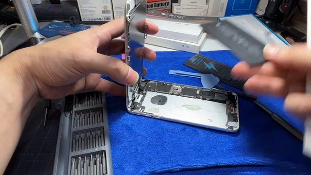 วิธีเปลี่ยนแบต Dissing iPhone 6S+ เพิ่มประจุ30% 3550 mAh (ใช้นานขึ้น เร็วขึ้น) ประกัน1ปี ผลทดสอบชัด смотреть онлайн