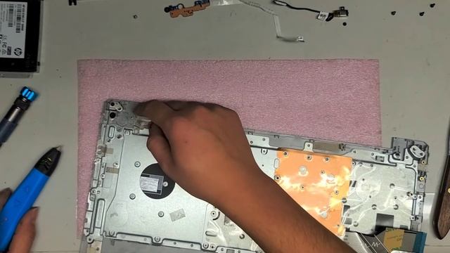 DELL Inspiron 5575 Complete Disassembly RAM SSD Hard Drive Upgrade Keyboard Replacement Part 2 of 2 смотреть онлайн