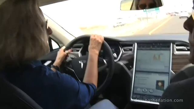 Road trip in a creepy Tesla Model S with Tesla product specialist Gary Calderon from Tesla Motors смотреть онлайн
