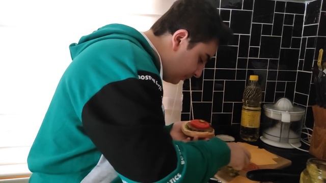 Bim Malzemeleri İle Evde Big Mac Menü Yaptık! - ŞAHANE OLDU ! смотреть онлайн