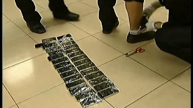 China iPhone Smuggling смотреть онлайн