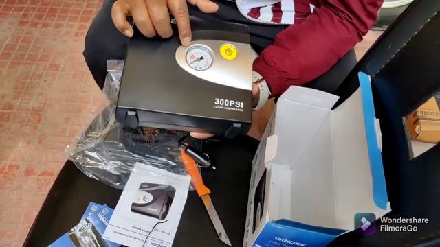 Tyre Inflator Air Pump 300 PSI with Powerful Compressor Compatible with All Car & Bikes смотреть онлайн