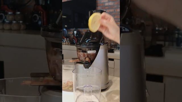 Watermelon Apple Juice by Kuvings Slow Juicer B1700S смотреть онлайн
