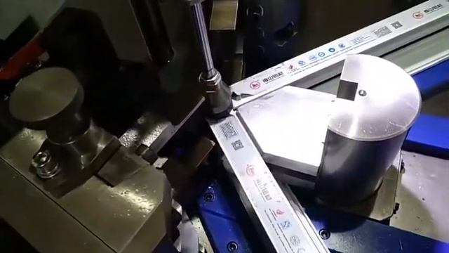 Aluminum Windows Corner Crimping Machine. WhatsApp/Wechat:+86 13573165746 смотреть онлайн