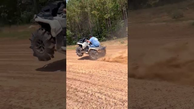 Wheels up on the hit! #canam #outlander #wheelie смотреть онлайн