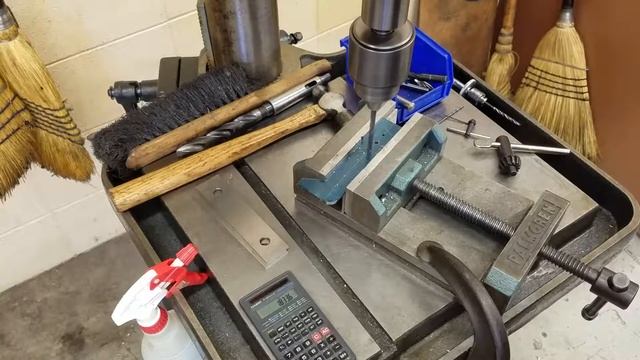 Drilling holes in the Drill Point Gage смотреть онлайн