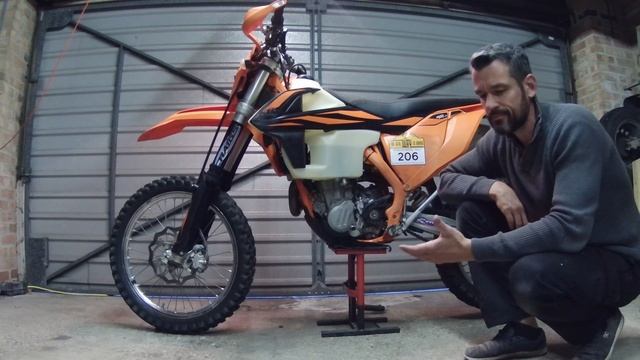 Enduro Bike Prep for 1000km UK TET Adventure смотреть онлайн