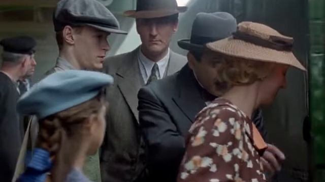 Poirot-24_3.évad 4.epizód_A Plymouth express смотреть онлайн