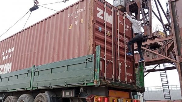 Погрузка Выгрузка Морских контейнеров