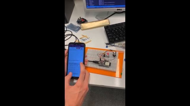 MQTT client desde el móvil смотреть онлайн