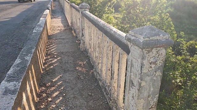 ПЕШЕХОДНУЮ ЧАСТЬ МОСТОВОГО ПЕРЕХОДА ЧЕРЕЗ РЕЧКУ БАРАБОЙ ЧАСТИЧНО ВОССТАНОВИЛИ смотреть онлайн