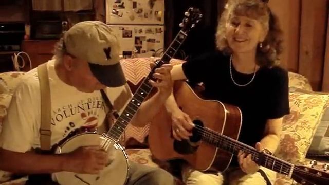 "Til the End of the World Rolls Round" Annie & Mac Old Time Music Moment смотреть онлайн