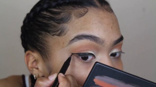 Dramatic Cat Eye Tutorial смотреть онлайн