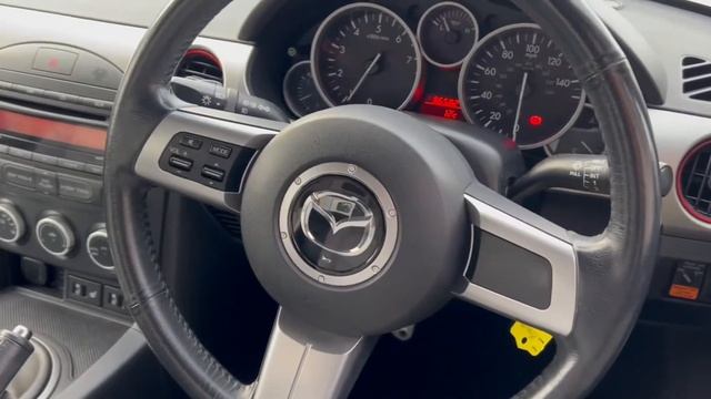 Mazda MX-5 1.8i Kuro 2dr смотреть онлайн
