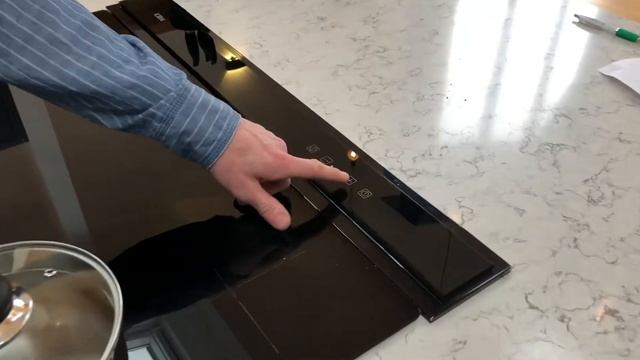 How to use the induction hob & extractor fan смотреть онлайн