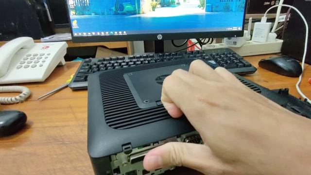 Membuka Cover Thint Client HP T620 смотреть онлайн