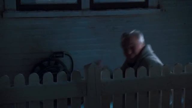 John gets wet with Max's watergunthe second he opens the window смотреть онлайн