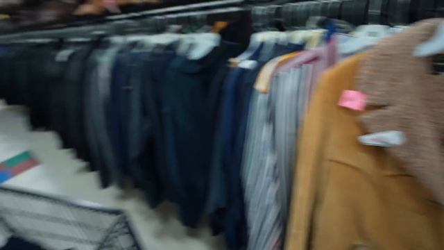 Half Off In The Thrift?! I Found Tons of Vintage Gear! Trip to the Thrift смотреть онлайн