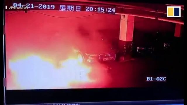 Shocking moment Tesla Model S explodes in a Chinese car park смотреть онлайн