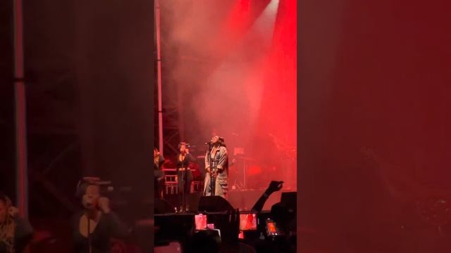 Bust Your Windows - Jazmine Sullivan - One Music Fest смотреть онлайн
